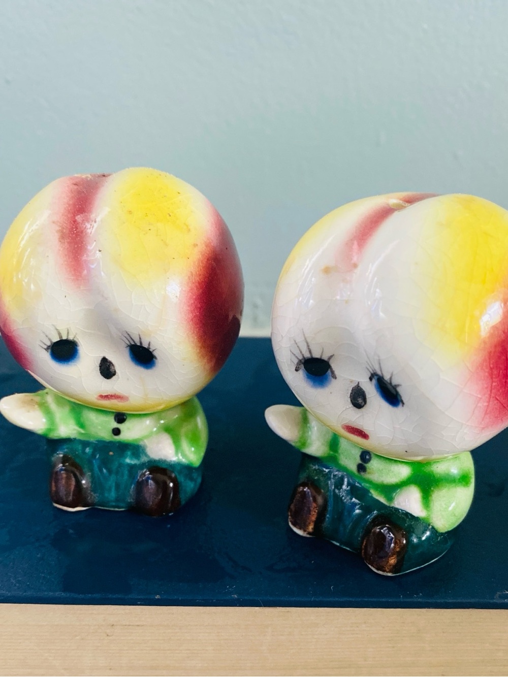 Anthromorphic Peach Head Salt and Pepper set - Very Kitschy Cute